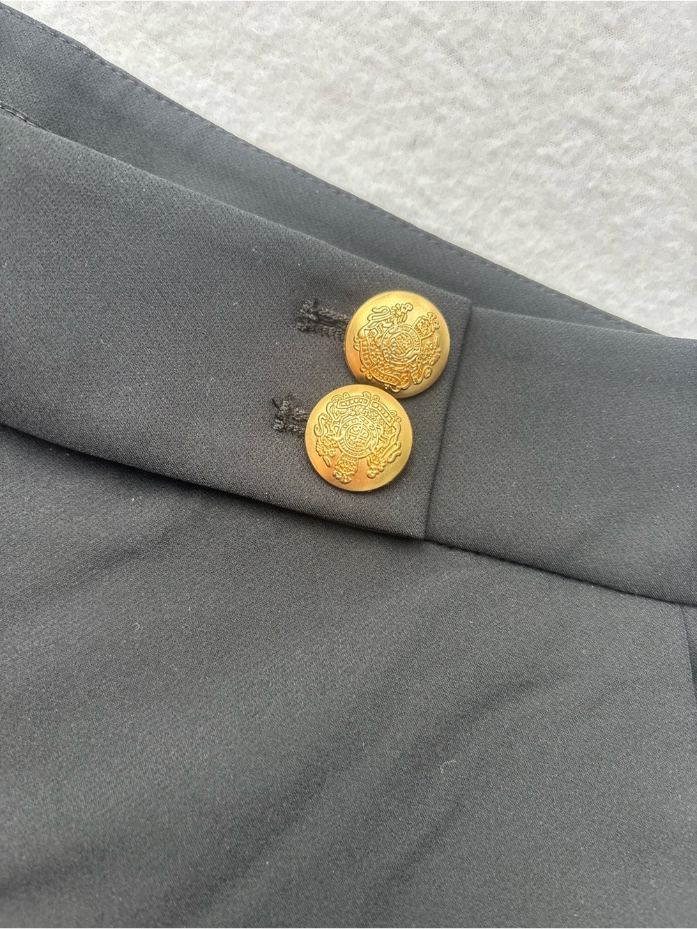 Quince Scuba Black Ankle-Length Tailored Pants with Gold Buttons - Picture 3 of 9
